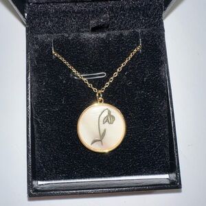 Gold flower pendant long necklace